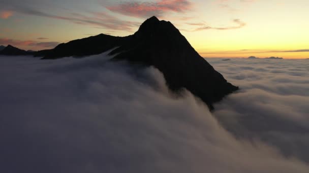 Foto Aérea Del Pico Del Monte Niesen Suiza Con Hermosas — Vídeo de stock