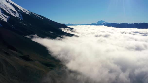 Luftaufnahme Über Tief Liegenden Wolken Chilenischen Nationalpark Vicente Perez Rosales — Stockvideo