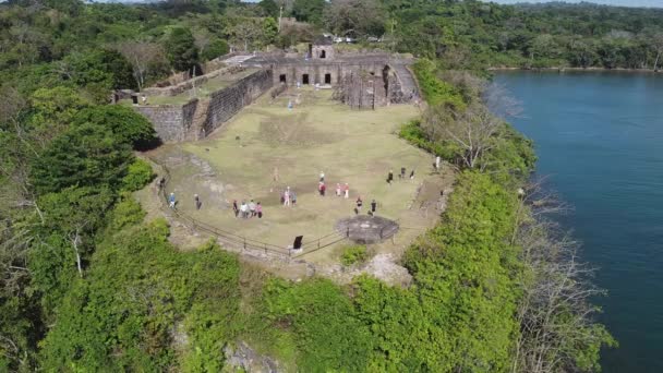Turistas Histórico Fuerte San Lorenzo Rio Chagres Colón Panamá — Vídeo de stock