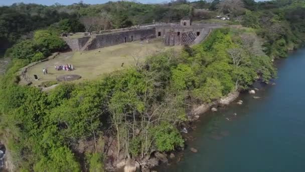 Aérea Rotatoria Del Prominente Fuerte San Lorenzo Colón Panamá — Vídeo de stock