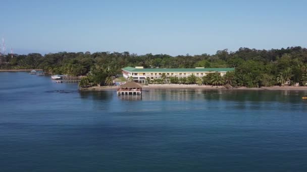 Crisp Blue Aerial Pan Beach Resort Panama Playa Tortuga Hotel — 图库视频影像