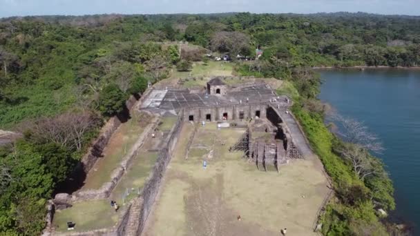 Flygfoto Kvarvarande Strukturer Vid Historiska Fort San Lorenzo Panama — Stockvideo