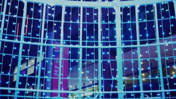 Xmasライトショー ライトコーンの上方の傾きの内側 — ストック動画
