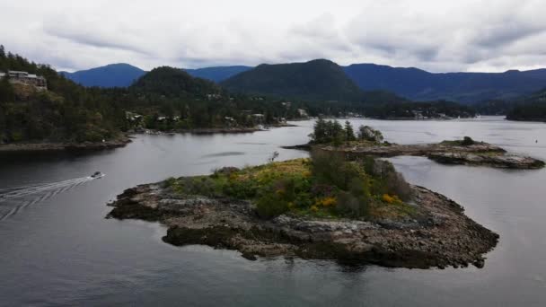 Luchtopname Van Skardoon Island British Columbia — Stockvideo