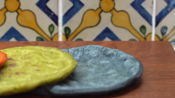 Διαφορετικές Tortillas Χρώμα Από Καλαμπόκι — Αρχείο Βίντεο