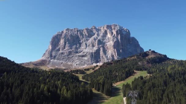 Letecký Pohled Sassolungo Velkou Horu Údolí Val Gardena Jižním Tyrolsku — Stock video