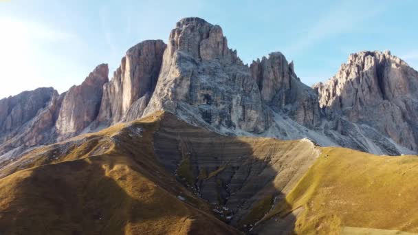 日落在白云石上 Sassolungo的美丽景色是意大利南蒂罗尔最壮观的山脉之一 Val Gardena山谷 — 图库视频影像