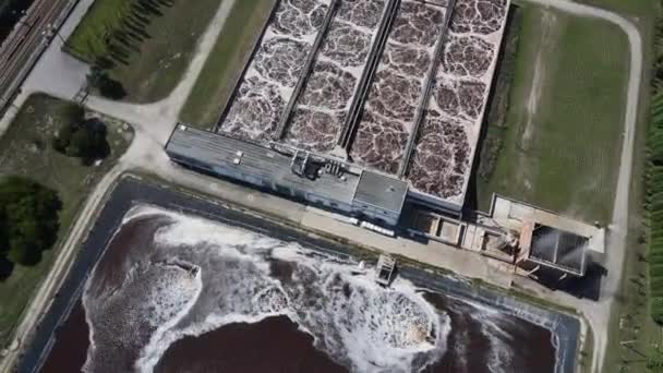 Vannbehandlingsstasjon Portugal Luftsikt Til Industrivannbehandlingsstasjon Dronen Går Bakover Avslører Mer – stockvideo