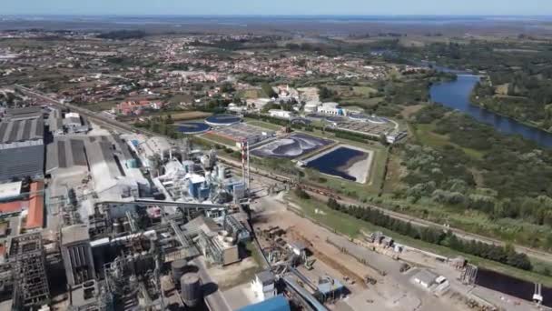 Vista Aérea Una Estación Tratamiento Agua Industrial Drone Volando Sobre — Vídeos de Stock