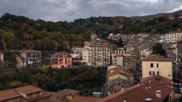 Αρχαία Ιταλική Πόλη Soriano Del Cimino Φθινόπωρο — Αρχείο Βίντεο