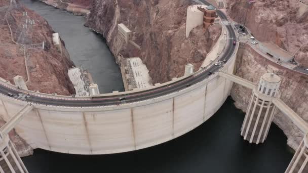 Birds Eye View Hoover Dam Cars Driving — Stock Video
