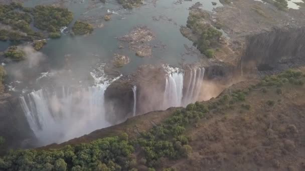 Туман Поднимается Водопада Реки Замбези Виктория Вращающимся Воздушным Видом — стоковое видео