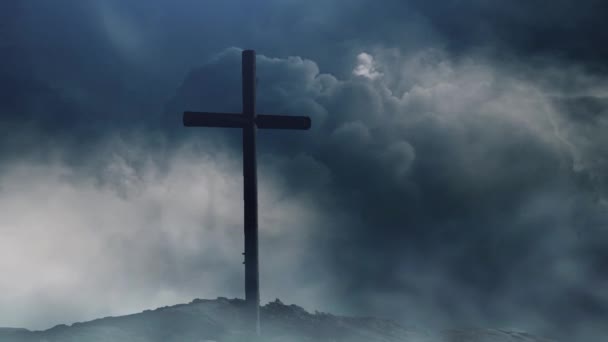 Хрест Тлі Темних Хмар Блимає Блискавка Гроза — стокове відео