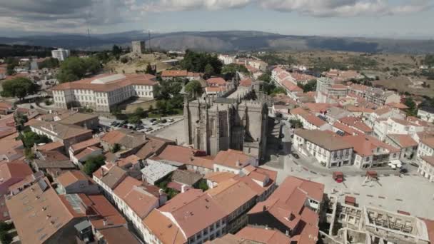 Paisaje Urbano Guarda Famosa Catedral Emblemática Disparo Orbital — Vídeos de Stock