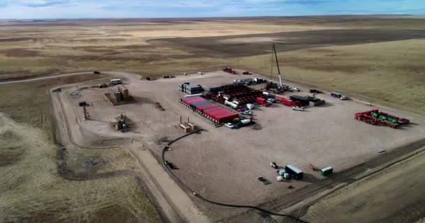 Órbita Alta Perspectiva Una Almohadilla Rotura Petróleo Este Colorado Drone — Vídeos de Stock