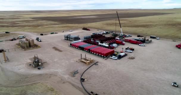 Högt Och Brett Perspektiv Fracking Operation Östra Colorado 2021 Drönarflygning — Stockvideo