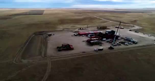 Brett Vinkel Dramatisk Belysning Fracking Oljeutvinning Pad 2021 Östra Colorado — Stockvideo