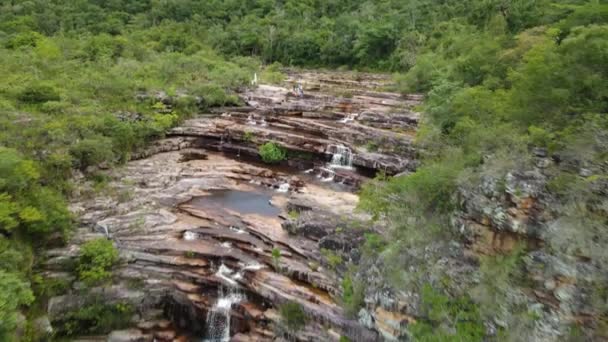 Epic Drone Shot Beautiful Wild Selva Com Uma Série Cachoeiras — Vídeo de Stock