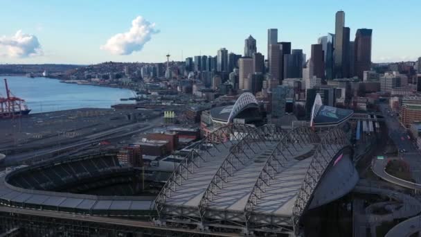 Aerial Shot Panning Seattle Stadium District — Vídeo de Stock