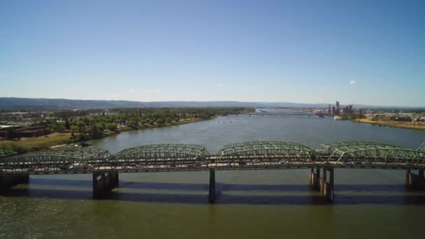 Aerial Pulling Away Columbia River Interstate Bridge Connecting Traffic Vancouver — Stock Video