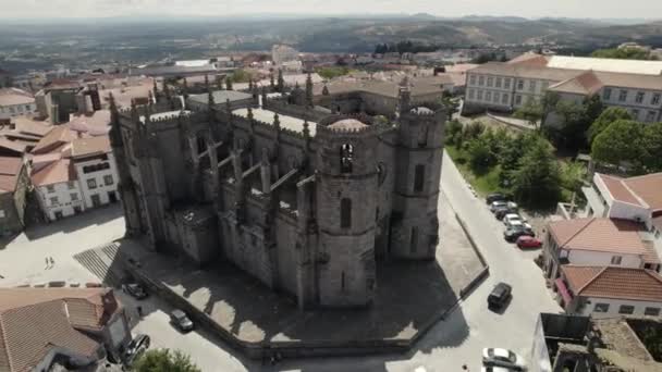 Una Maravillosa Catedral Gótica Decorada Con Campanarios Desde Aire Guarda — Vídeo de stock