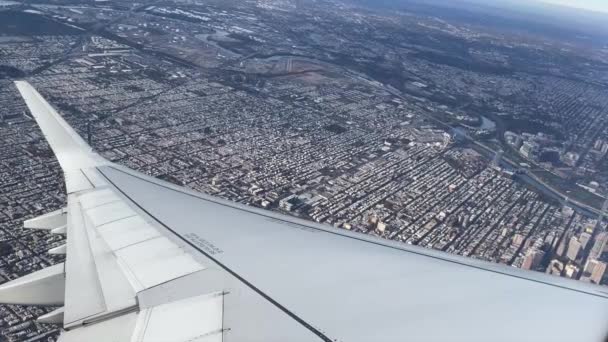 Airplane Wing View Philadelphia Skyline — Stock Video