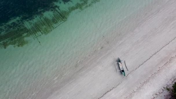Drone Aérien Montant Dessus Bateau Pêche Traditionnel Solo Sur Une — Video
