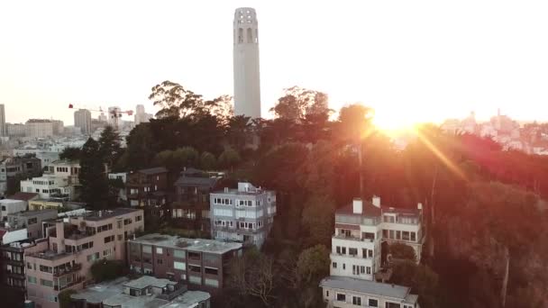 San Francisco Pemandangan Udara Saat Matahari Terbenam Dengan Menara Coit — Stok Video