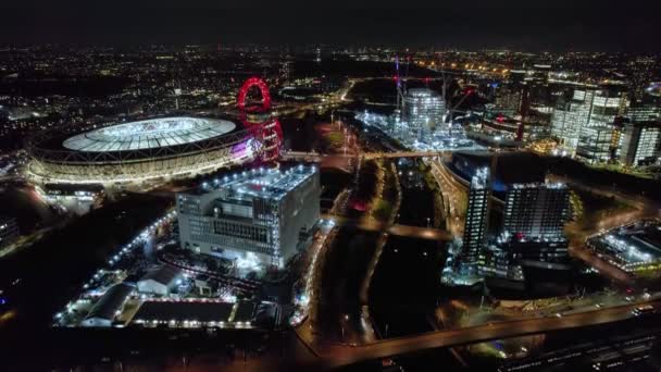 West Ham Unido Estadio Fútbol Iluminado Futurista Centro Noche Antena — Vídeo de stock