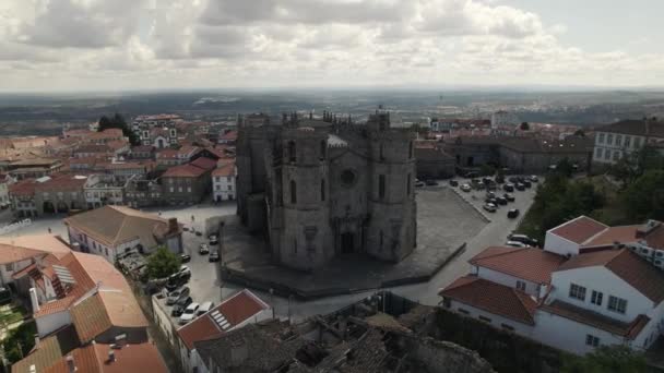 Veduta Aerea Della Cattedrale Guarda Facciata Punto Riferimento Portoghese Colpo — Video Stock