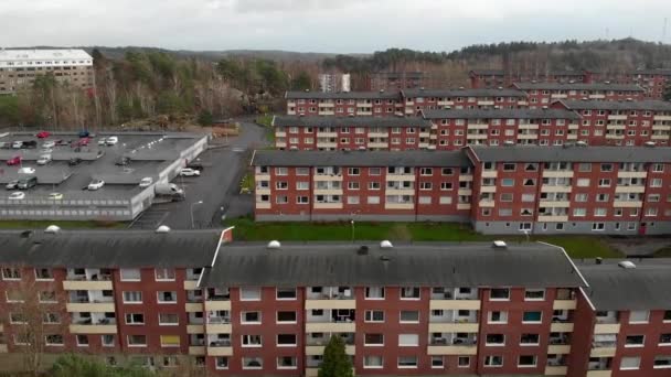 Flygreträtt Från Bostadsbyggnader Avslöjar Komplex Lägenheter Rader Göteborg — Stockvideo