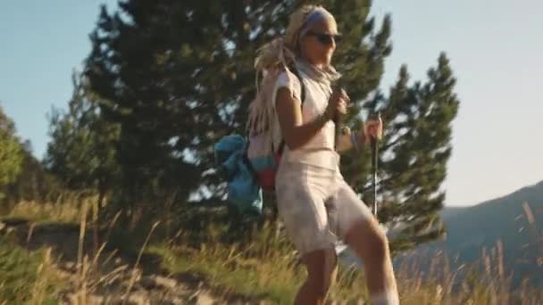 Blonde Woman Hiking Trekking Poles Benasque Spain Slow Motion Medium — 图库视频影像