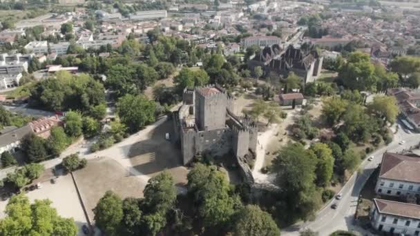 Guimaraes Műemlékek Hegy Tetején Vár Hercegek Palotája Temploma Drón Légi — Stock videók