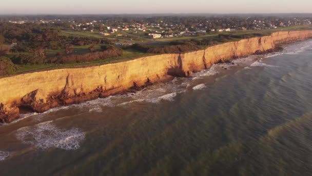 Långsamma Klippor Vid Vacker Solnedgång Panoramautsikt Acantilados Mar Del Plata — Stockvideo