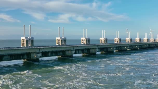 Hollanda Zeeland Deki Doğu Scheldt Fırtına Dalgalanmaları Bariyerinden Akan Suyun — Stok video