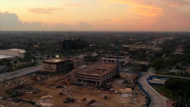 Timelapse Aéreo Sitio Construcción Durante Amanecer Dorado Florida Camión Cámara — Vídeos de Stock