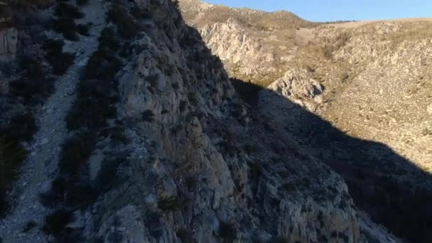 Flygfoto Över Bergsklipporna Vid Sierra Nevada Kings Canyon Nationalpark Inyo — Stockvideo