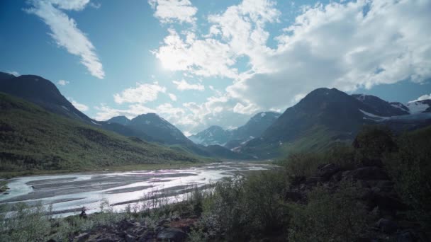 Vista Pitoresca Natureza Serena Lyngsdalen Mountains Lyngen Noruega Tiro Largo — Vídeo de Stock