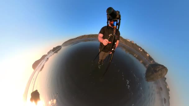 Fotógrafo Trabajando Bandon Beach Durante Hora Dorada — Vídeo de stock