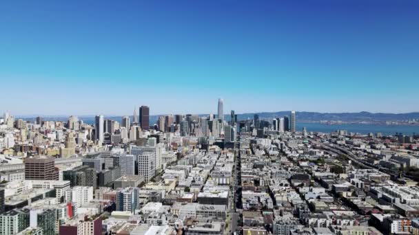 Luftaufnahme Der Skyline Von San Francisco Mit Berühmten Innenstadtgebäuden Meer — Stockvideo