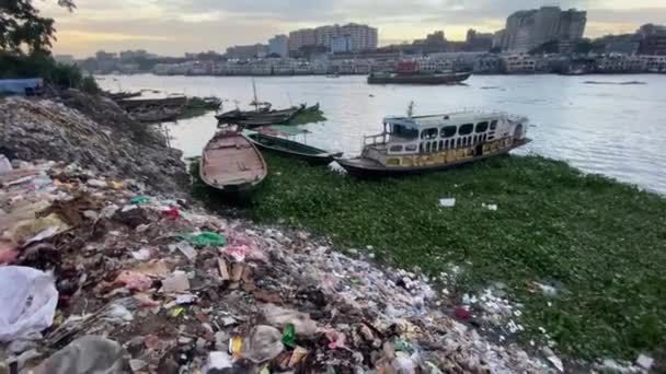River Pollution Industrial Garbage Waste Riverbank Evening Sky City Buildings — Stock Video