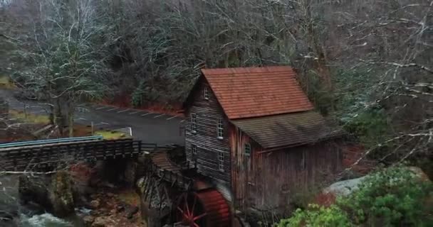 Glade Creek Grist Mill Zachodniej Wirginii Mostu Wideo Drona Wyciąga — Wideo stockowe