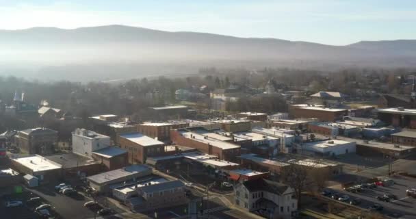 Centro Wyethville Virginia Con Niebla Drone Tiro Moviéndose — Vídeos de Stock