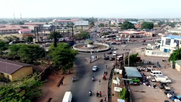 Kruhový Objezd Městě Makurdi Památkou Uprostřed Symbolizující Potravinový Koš Nigérie — Stock video