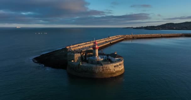 Laoghaire Harbour Dublin Irlandia Desember 2021 Drone Mengorbit Pier Mercusuar — Stok Video