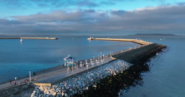 Laoghaire Harbour Dublin Ireland December 2021 Drone Orbits East Pier — Stock Video