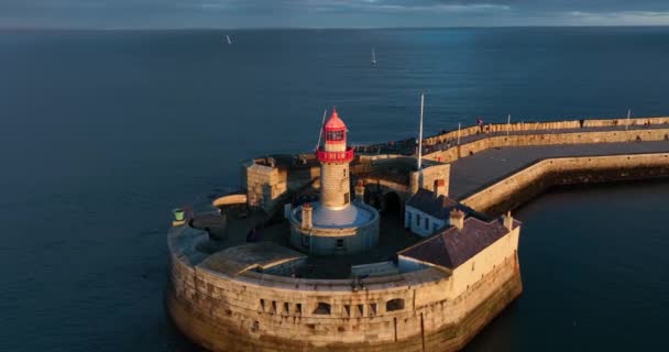 Laoghaire Harbour Dublino Irlanda Dicembre 2021 Drone Orbita Intorno Faro — Video Stock