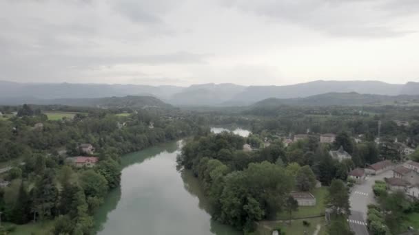 Vidéo Avion Déplaçant Avance Avec Drone Volant Sur Isère Rivière — Video