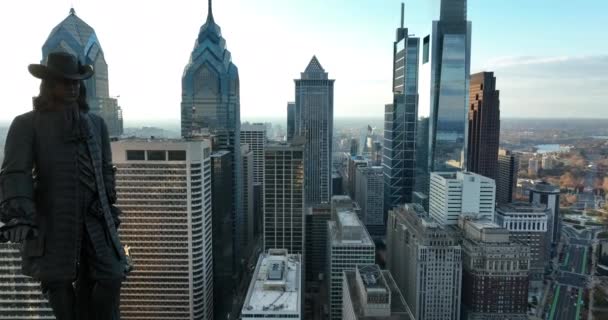 William Penn Philadelphia Skyline Filadelfia Edificios Oficinas Torre Tiro Aéreo — Vídeos de Stock