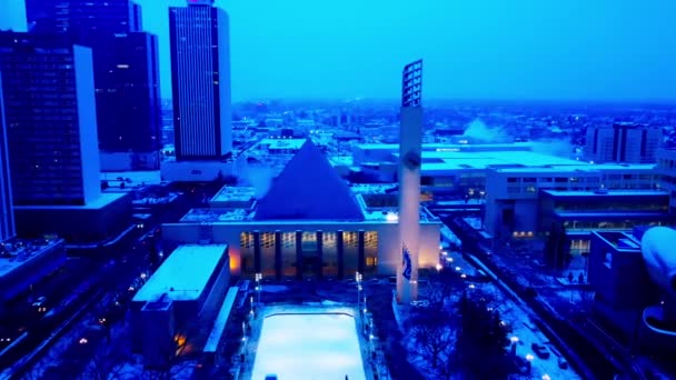 에드먼턴 다운타운 건물에어 Edmonton Downtown City Hall Aerial 겨울철 러시아워에 — 비디오